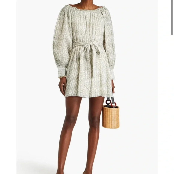 Alice + Olivia Dresses & Skirts - ALICE + OLIVIA Mary
Belted printed cotton mini dress Medium